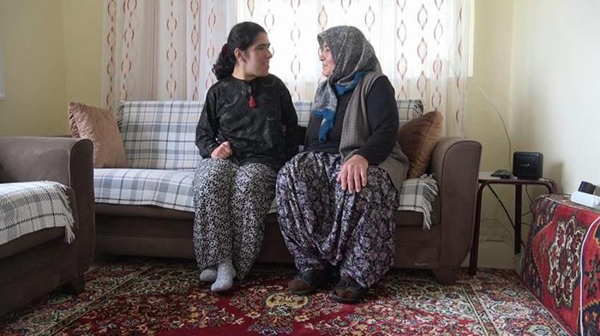 Kayserili fedakar anne, ömrünün yarısını engelli kızına bakmakla geçirdi! 'Başka kimsemiz yok, bir Tuğba'mız var bizim!
