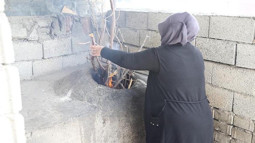 Eşi vefat eden 8 çocuk annesi kadın, çocuklarına hem anne hem de baba oldu! Alın teri ile yıllardır evin geçimini sağlıyor