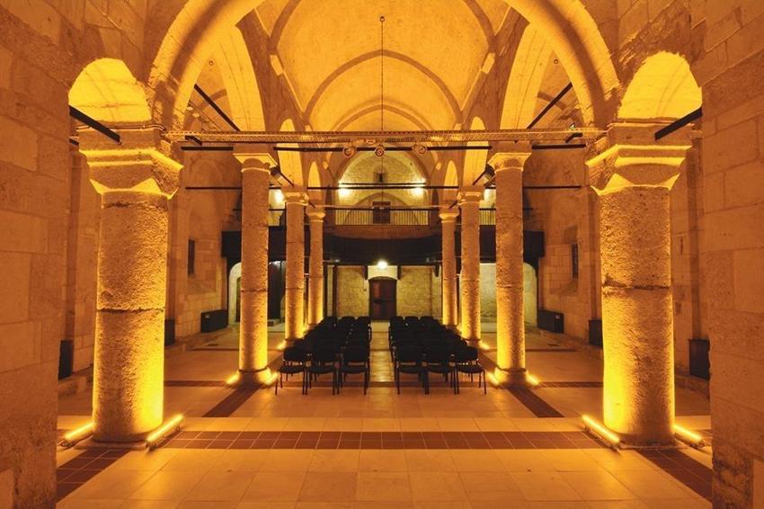İki asırlık kilise Adana'nın yeni kütüphanesi oldu