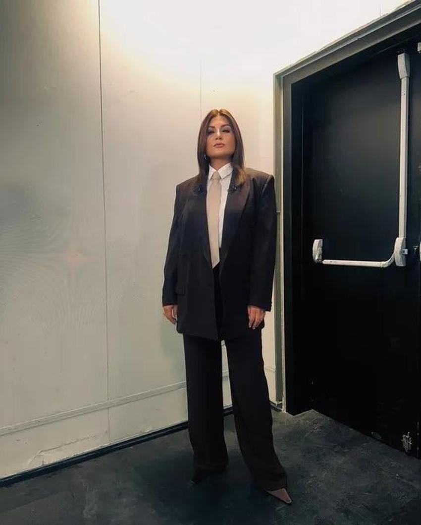 Sibel Can'ın gelinleriyle verdiği poz olay oldu!