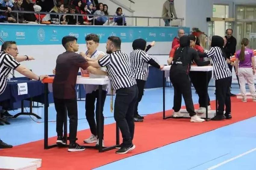Şampiyona Samsun'da başladı! Bileğine güvenen masaya geldi
