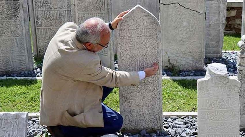 Sır gibi saklanıyordu! Gün yüzüne çıktı: Fatih Sultan Mehmet'in ressamının mezarı bakın nerede bulundu