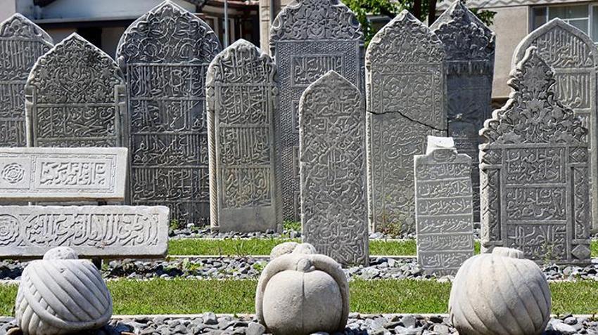 Sır gibi saklanıyordu! Gün yüzüne çıktı: Fatih Sultan Mehmet'in ressamının mezarı bakın nerede bulundu