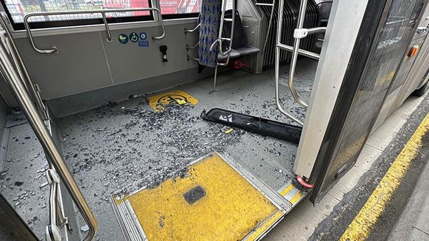 Metrobüs alarm veriyor! Yoğun kazaların sebebi eski araçlar mı dikkatsiz sürücüler mi? Kilometreleri 2 milyonu geçti