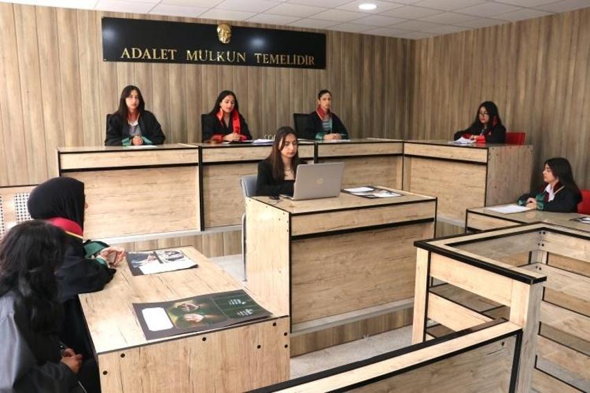 Ağrı'da mahkemeler lisede kuruluyor! Öğrenciler için gerçeğini aratmadı