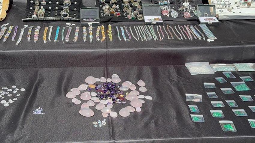 Her biri servet değerinde!  İstanbul’da pırlanta kaçakçılarına büyük darbe