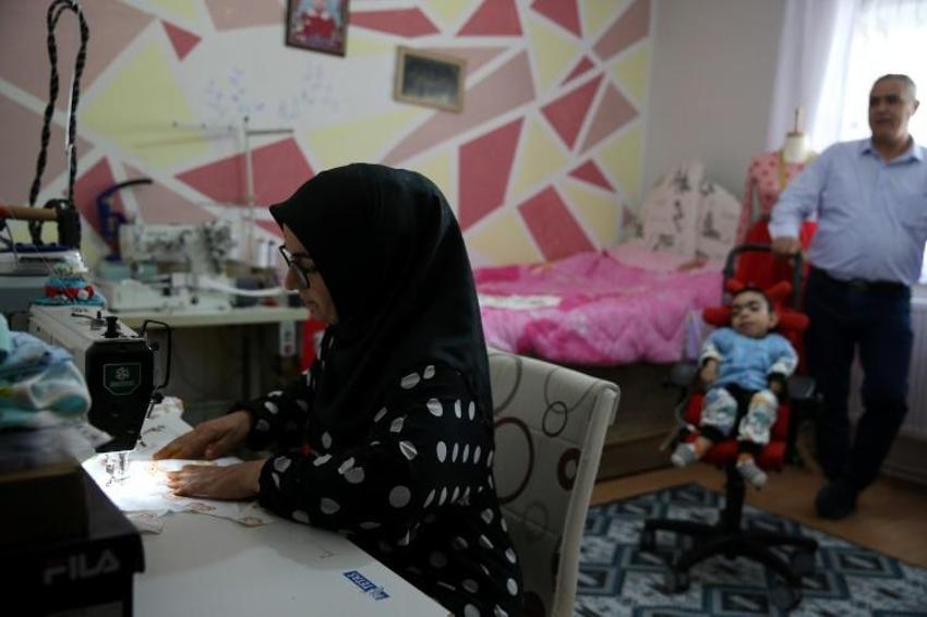 Hastalık onu durdurmadı, bu işle altın madeni bulmuş gibi oldu! Paylaşır paylaşmaz satın alıyorlar