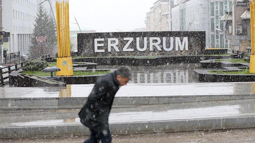 Mayıs son sürprizini yaptı! Lapa lapa kar yağışı başladı, her yer beyaza büründü, onlarca kent kar altında....
