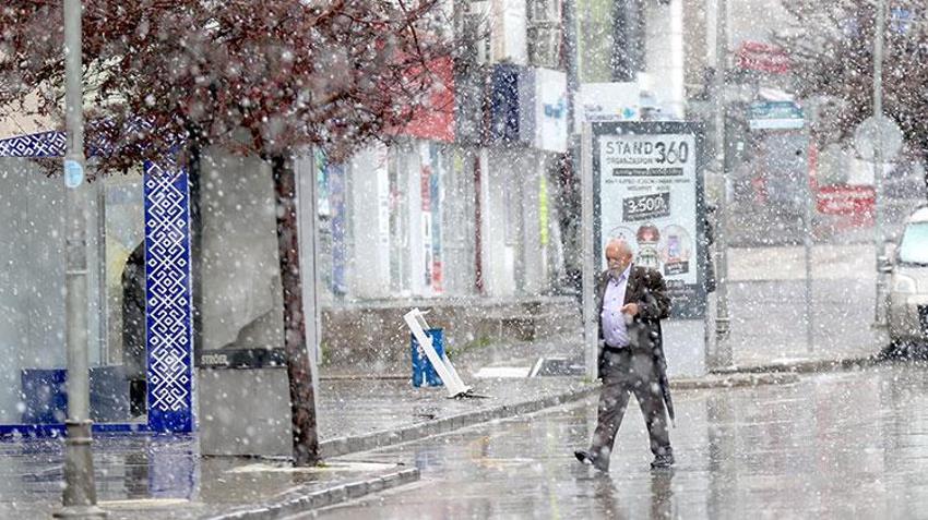 Mayıs son sürprizini yaptı! Lapa lapa kar yağışı başladı, her yer beyaza büründü, onlarca kent kar altında....