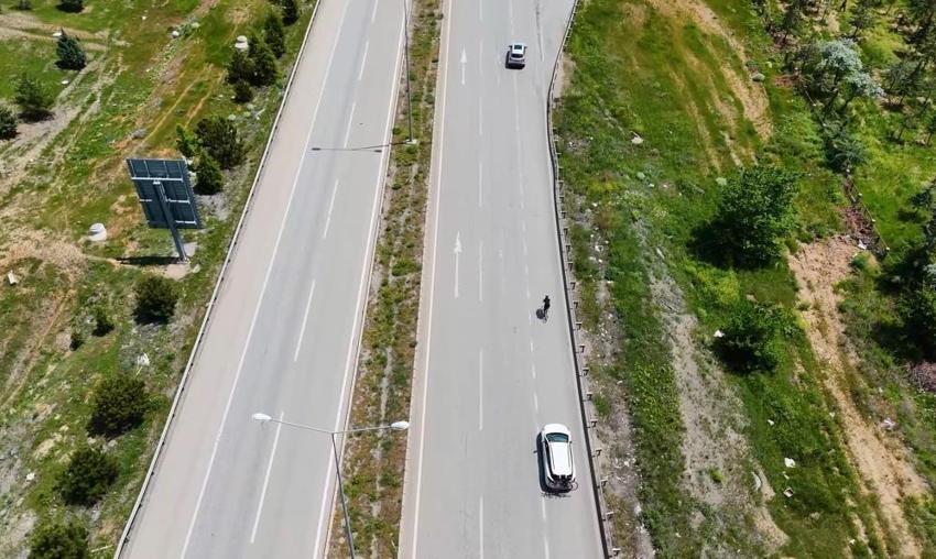 19 Mayıs için pedal çeviriyor! Çanakkale Şehitliği'nden aldığı toprağı Samsun'a bisikletle getiriyor