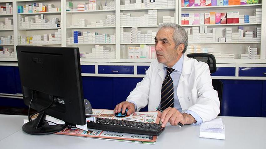 Babalarından gördüler! Eczane raflarında büyüdüler, iki kardeş yan yana eczacılık yapıyorlar