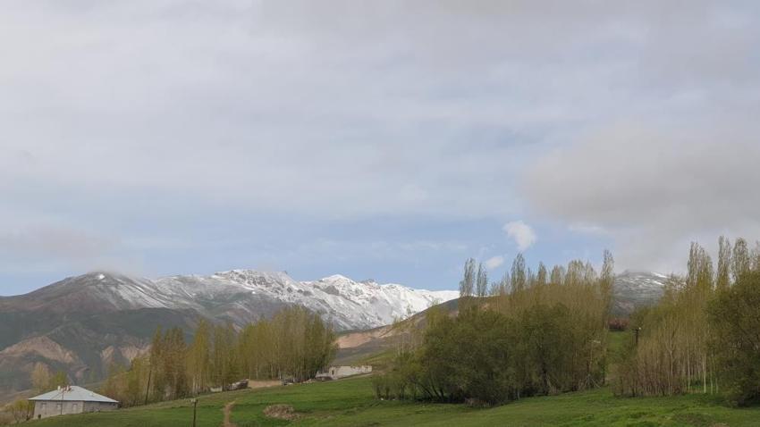 3 şehir Mayıs ayında kar altında kaldı! Aniden lapa lapa bastırdı