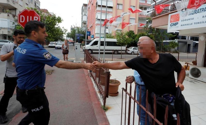 Rus turistten Türk polisine teşekkür! Fark edince hayatının şokunu yaşadı
