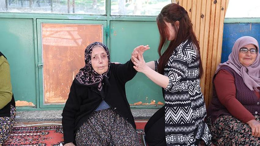 Burdur'da Türkiye'nin ilk köy üniversitesi kuruldu! Akademisyen ve öğrenciler kırsala indi, 2 ayda 600 köylüye eğitim verildi