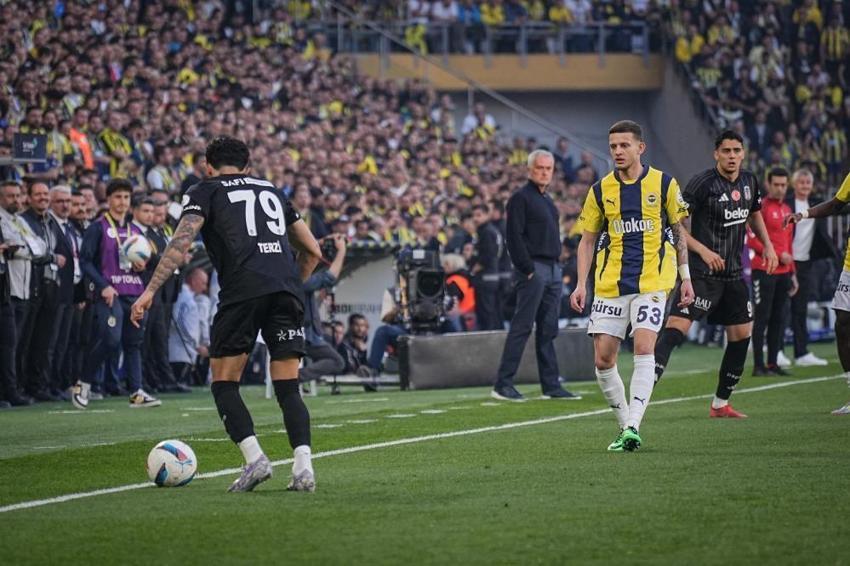 Mahmut Uslu canlı yayında patladı: Ali Koç beceremedin, git! Başkan adayıyım