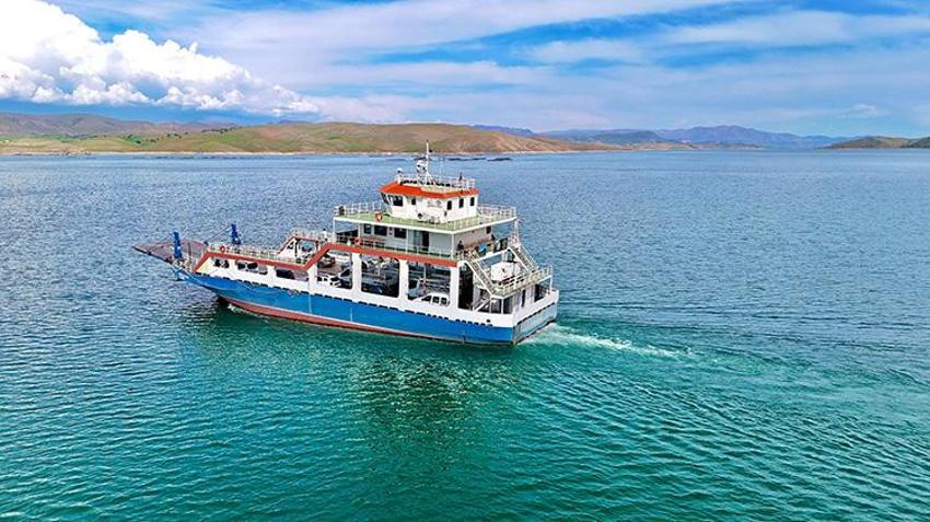 Bir şehir onun başarı hikayesini konuşuyor: Hayata sıfırdan başladı, hizmetliyken kaptan oldu! 30 yıldır iki kent arasında mekik dokuyor