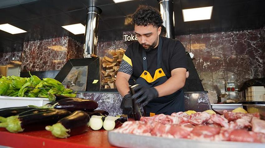 Adana ve Sivas'a meydan okudular: Kebabın gerçek adresi Tokat'tır, yemeden kebap yedim demeyin