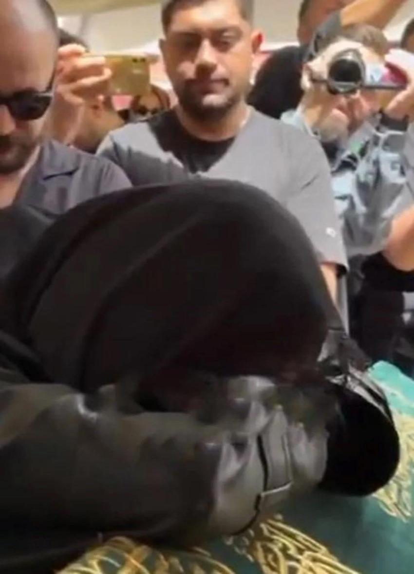 Simge Sağın'ın acı günü! Ablasını son yolculuğuna uğurladı: Gözyaşlarına hakim olamadı