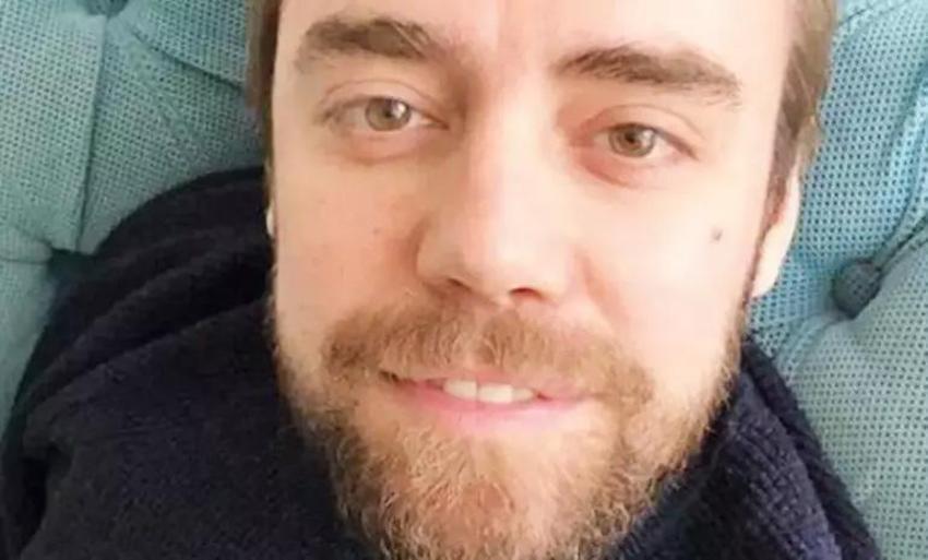Benzerlikleri dikkat çekti! Aslıhan Güner lansmana kız kardeşleriyle geldi: 'Üçüz gibiyiz'
