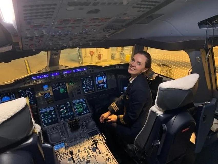 Dünyanın en büyük yolcu uçağını kullanan ilk Türk kadın pilot oldu! Tek mesaj gönderdi
