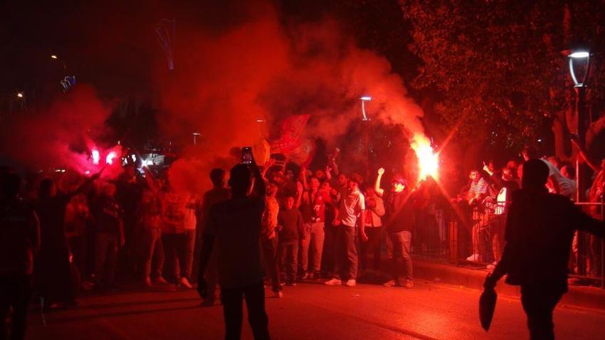 Süper Lig'de 25. kez şampiyon Galatasaray! 5. yıldızı taktı, taraftarlar sokağa döküldü