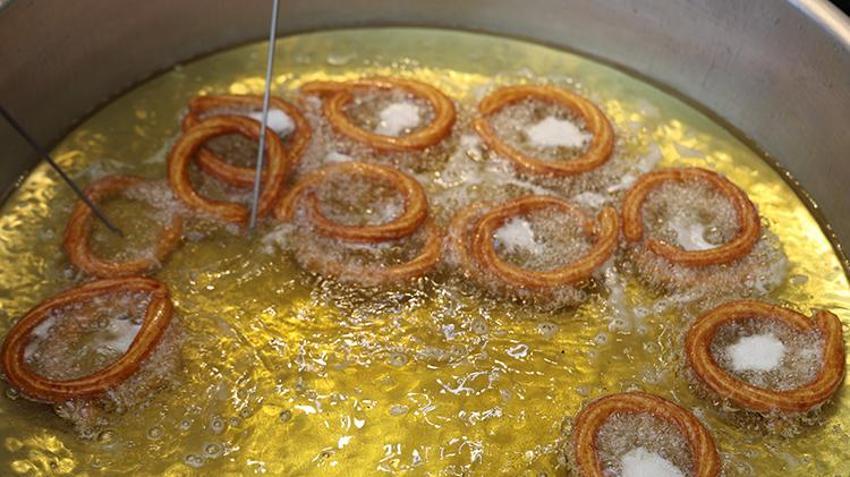 Seyyar satıcılıktan patronluğa! 23 yaşında başardı, bedava dağıttı 