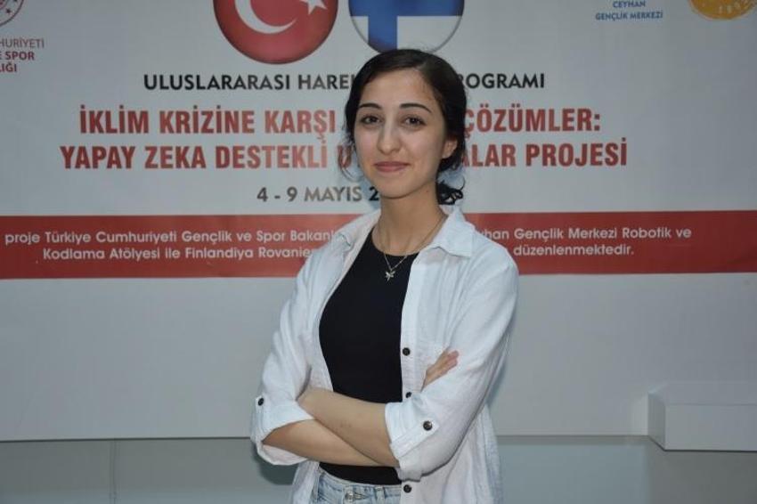 Adana'da okul bahçesinde icat ettiler! Gübreleme yapan robot geliştirip Finlandiya'da eğitime başlandı
