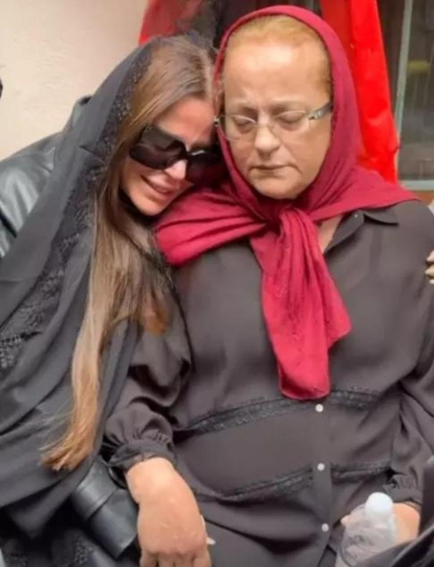 Simge Sağın sahnede kendinden geçti! Ablasının ölümüyle yıkılmıştı