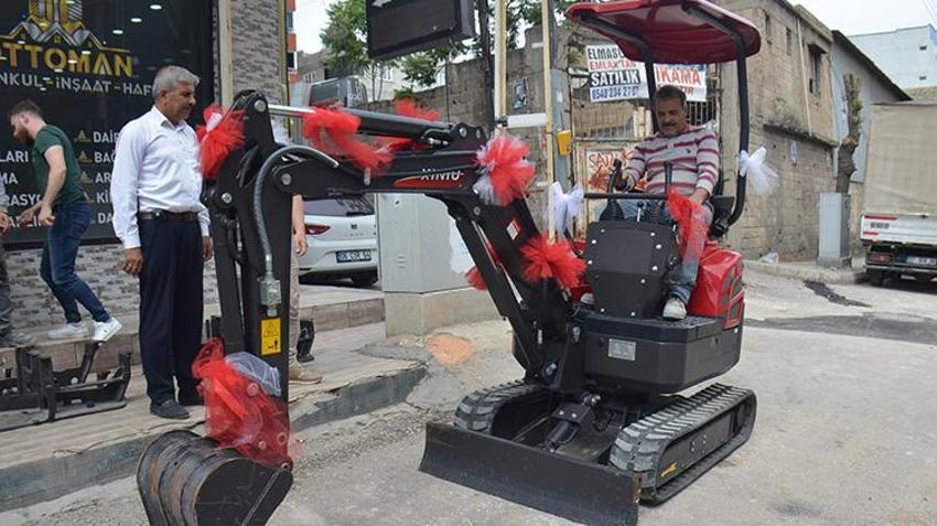 İşten ayrılan çalışanına 1 milyon TL değerinde hediye verdi! Gaziantepli patrondan işçisine büyük vefa örneği