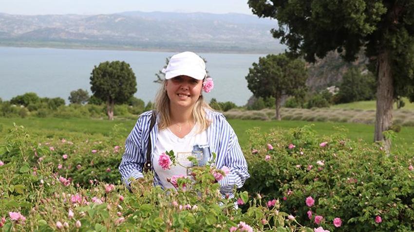 Böyle hasat görülmedi! Burdur'da başlayan hasat yerli ve yabancı turistlerin akınına uğradı