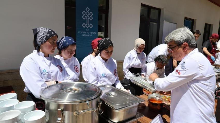 Liseli öğrenciler üretince müdür kayıtsız kalamadı! Patentini almak için başvurdular