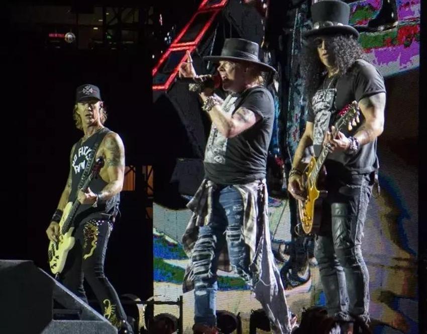 Efsane Rock grubu Guns N' Roses kulise lahmacun istedi!
