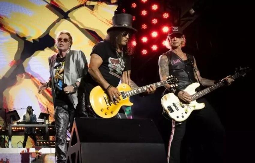Efsane Rock grubu Guns N' Roses kulise lahmacun istedi!
