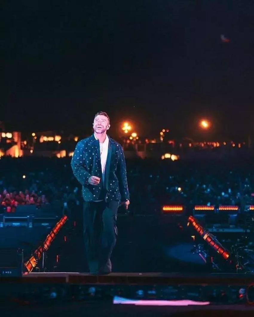 Efsane Rock grubu Guns N' Roses kulise lahmacun istedi!
