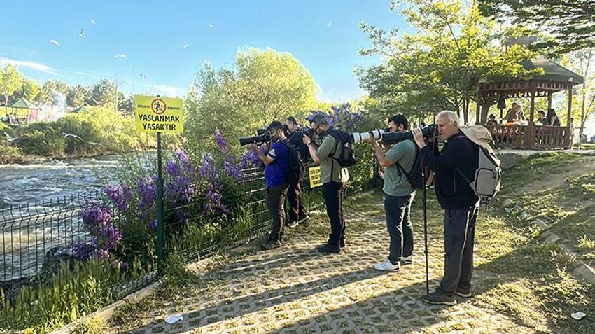 Van'da olağanüstü gün! 90 bin kişi o anları izlemek için Erciş'e akın etti