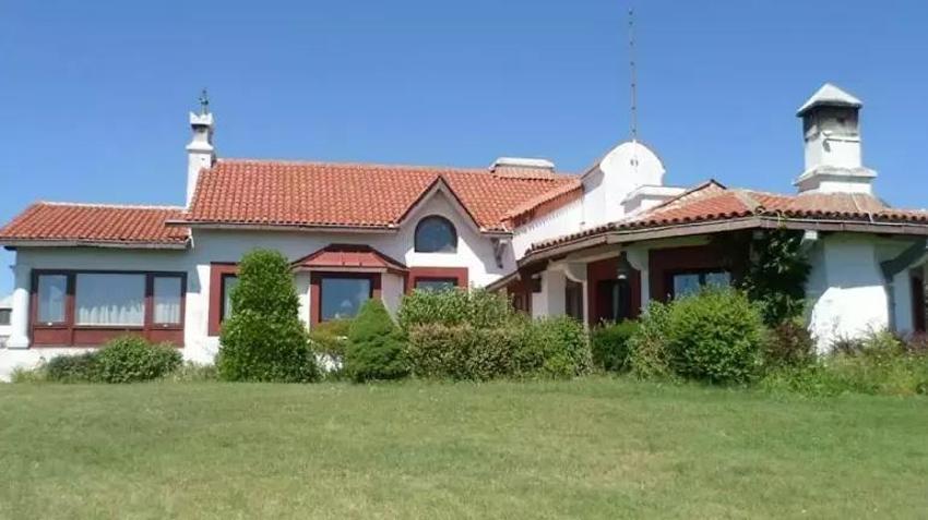 Fiyatı dudak uçuklattı: Aşk- ı Memnu'nun 23 odalı villası satışa çıktı!