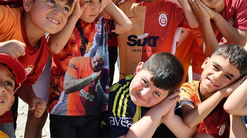  Diyarbakır'da şampiyonluk coşkusu bitmiyor! Evini sarı-kırmızıya boyadı 