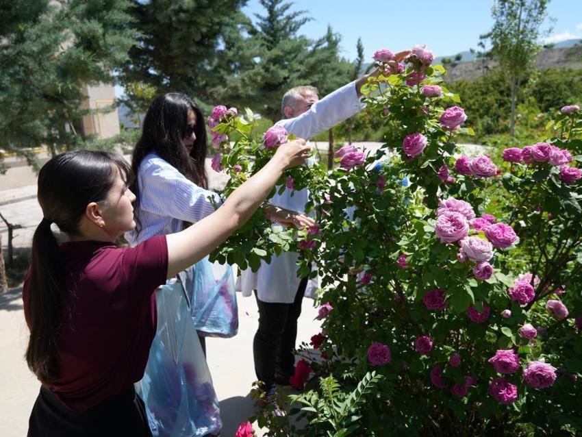 Ağrı Dağı'nda büyüdü üniversitede katma değere kavuştu! Iğdır'da kampüs alanı sanayiye döndü 'Destekçisi biz olduk'