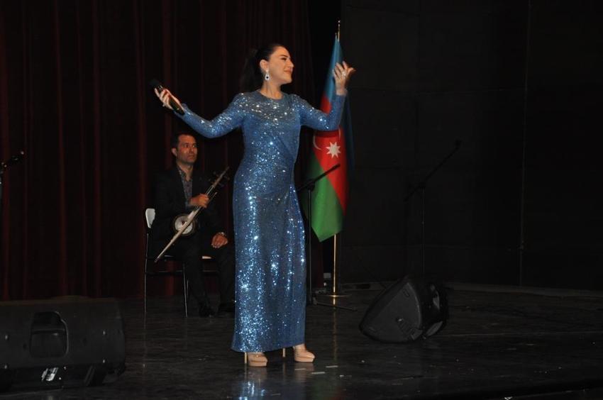 Azerbaycan kültürü Kars'a taşındı! Yüzlerce kişi akın etti
