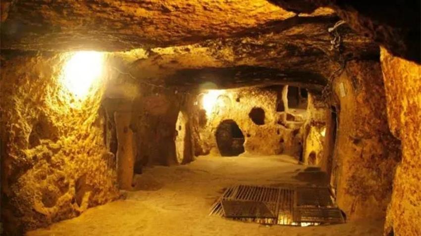 Köyde kimse cesaret edemedi! Adana'da içi altın dolu mağara girişinde fark edildi: Taşlar yer değiştirdi