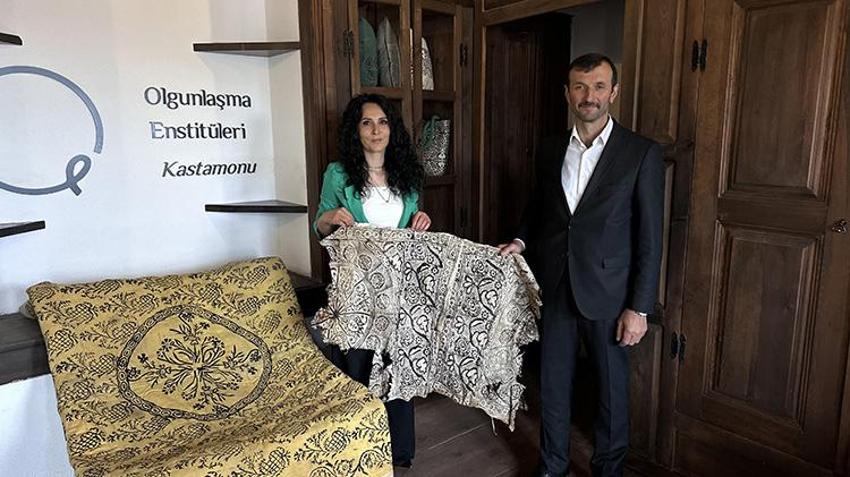 Böylesi daha önce görülmedi! Asırlık yorganda ortaya çıktı: Türünün ilk ve nadir örneği