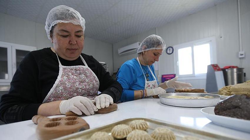 Hatay'ın depremzede kadınları umutlarını kaybetmedi! Güçlerini birleştirerek para kazanmaya başladı