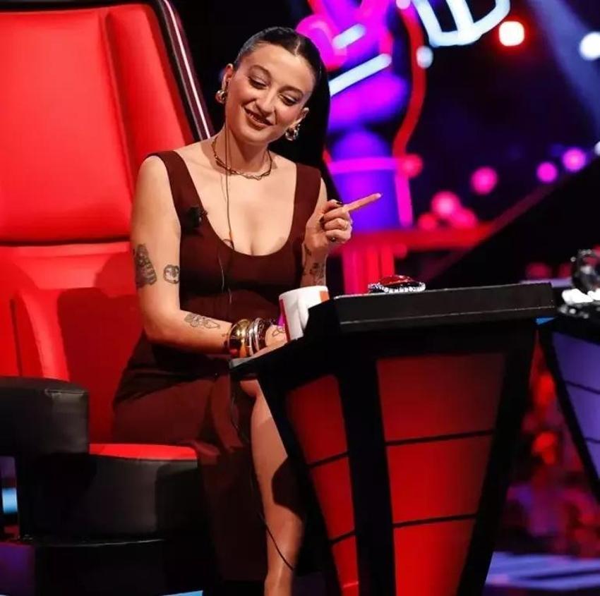 Melike Şahin'in derin dekoltesi hayran bıraktı