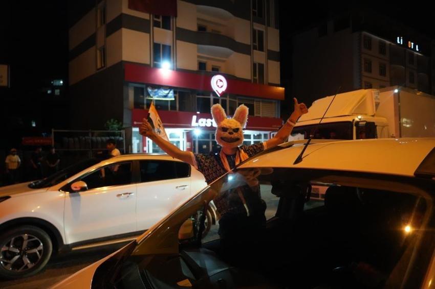 Şampiyonluk Muş'ta hayatı durdurdu! Kupa şehre geldi, meydanlar doldu taştı