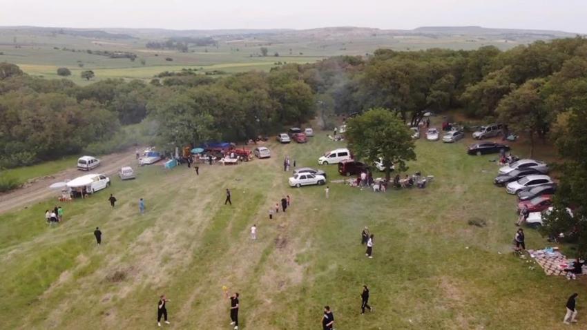 Tekirdağ'da piknik ile büyüyen gelenek! 50 yıl sonra onları şemsiye korudu
