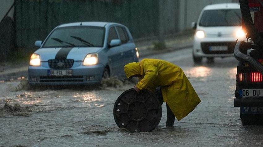 Türkiye genelinde kuvvetli yağış ve fırtına uyarısı: 38 il için sarı kod verildi! Hafta boyunca sürecek! İstanbul'da trafik felç oldu