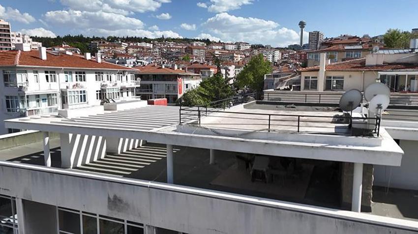 67 yıldır tek bir çivi bile çakılmadı! Celal Bayar ve Adnan Menderes'in bile hayran kaldığı apartman zamana meydan okuyor