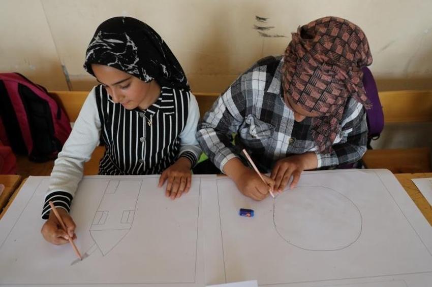 Diyarbakır'da üniversiteliler ressam keşfediyor! Kırsalda sanat hareketi başladı
