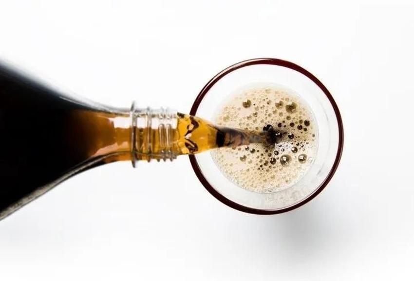 Belirtisi kötü oldu! Günde 3 litre kola içenin böbreklerin çıkanlara kimse inanamadı

