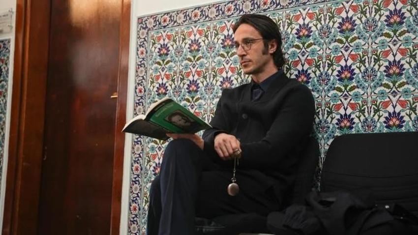 Eşref Rüya'nın mafyası dizelerle ateş ediyor